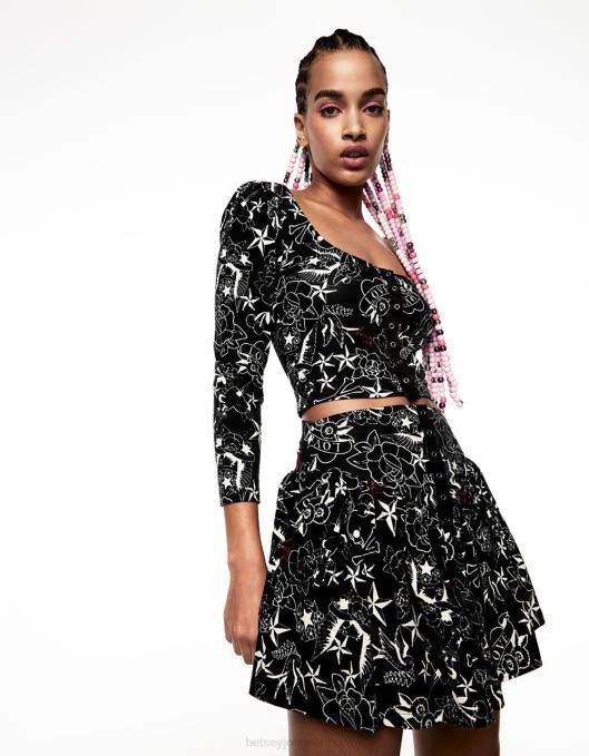 Betsey Johnson kvinner 4B8F296 klær pen i punk vintage inspirert volang mini skjørt tatovering skrive ut