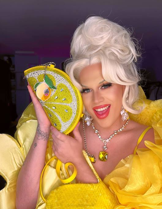 Betsey Johnson kvinner 4B8F209 tilbehør kitsch pucker up crossbody gul