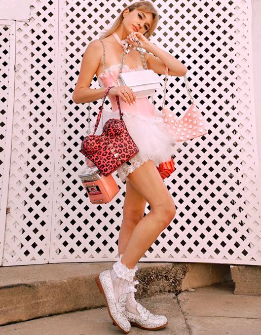 Betsey Johnson kvinner 4B8F219 tilbehør kitsch av korsett elsker crossbody svart/rosa