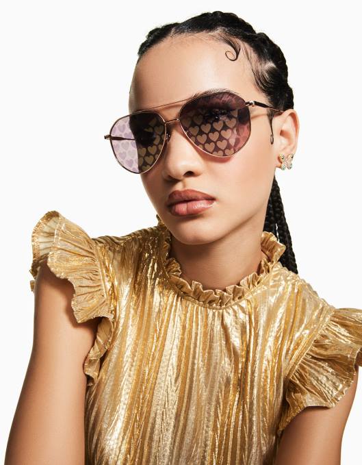 Betsey Johnson kvinner 4B8F374 tilbehør solbrillene med fin skrift gull
